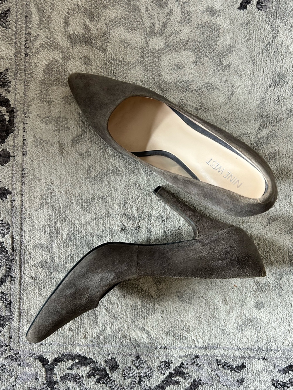 Nine West ‘Mushroom’ Faux Suede Pointed-Toe Pumps | Size 7.5 | Very Good Shape